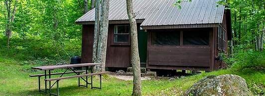 Fifth Lake Cottages