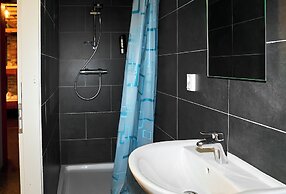 Amsterdam Teleport Hotel