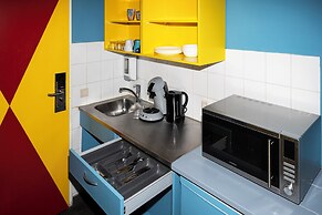 Amsterdam Teleport Hotel