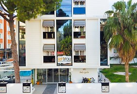 Letstay Hotel - Adult Only +12