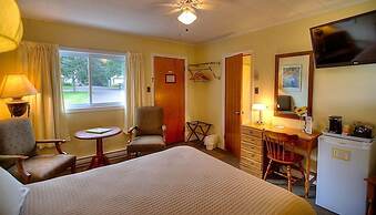 Picket Fence Motel