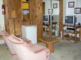 Smoky Bear Ranch Bed & Breakfast & Cabins