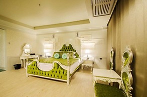 Alvarez Hotel