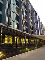 Alvarez Hotel