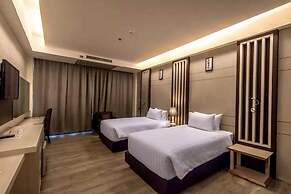 Alvarez Hotel