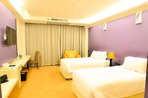 Alvarez Hotel