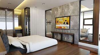 Alvarez Hotel