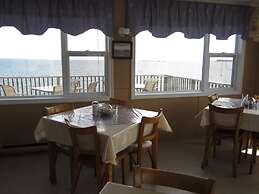 Baybreeze Restaurant and Motel