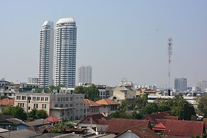 Adamaz House