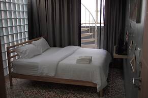 C40Winks Hostel