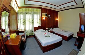 Kyaw Hotel