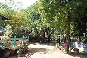 Kyaw Hotel
