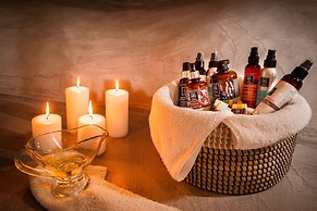 Skyfall Suites - Adults Only