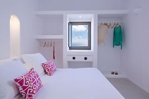 Skyfall Suites - Adults Only