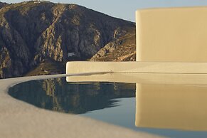Skyfall Suites - Adults Only