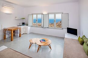 Skyfall Suites - Adults Only