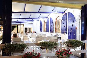 Meli Hotel