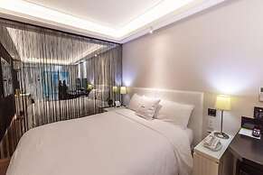 I Hotel