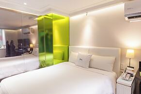 I Hotel
