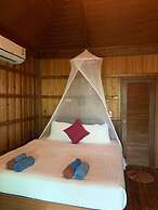 Thiw Son Beach Resort