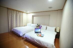 Funhouse Hsinchu