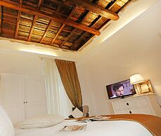 Madonna de’ Monti Suites