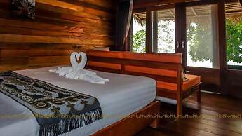 Ten Moons Lipe Resort