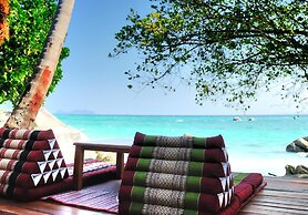 Ten Moons Lipe Resort