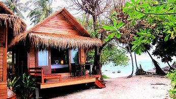 Ten Moons Lipe Resort