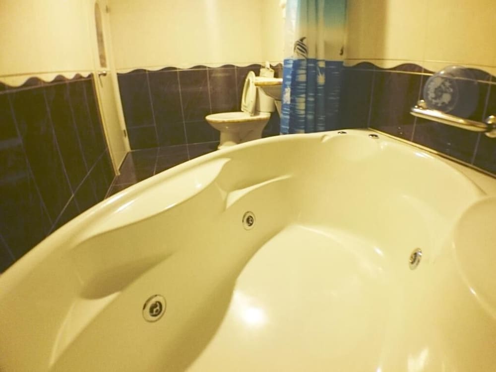 Fuchia Hotel