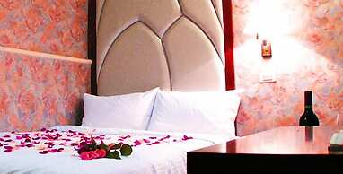 Fuchia Hotel
