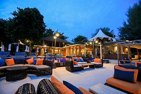 Akira Lipe Resort