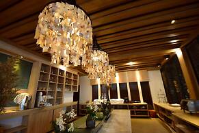 Akira Lipe Resort
