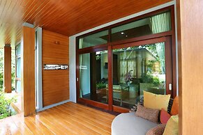 Akira Lipe Resort