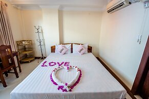 Seng Hout Hotel