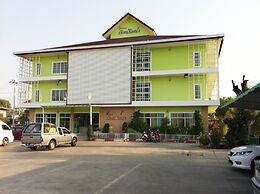 Rueanrimnam Hotel