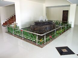 Rueanrimnam Hotel