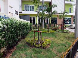 Rueanrimnam Hotel