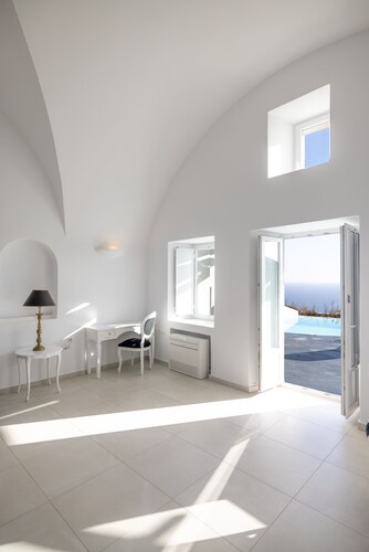 Amber Light Villas Santorini