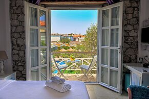 Bay C Hotel