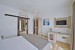 Bay C Hotel
