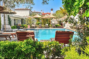 Bay C Hotel