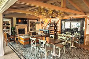 Bay C Hotel