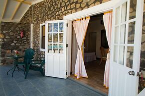 Kings Landing Hotel