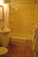 Silverwood Inn