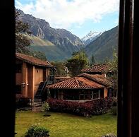 Lizzy Wasi Urubamba