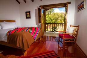 Lizzy Wasi Urubamba