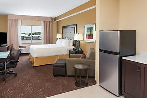 Holiday Inn Express & Suites Sandusky by IHG