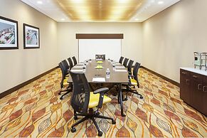 Holiday Inn Express & Suites Sandusky by IHG