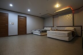 R.I Spa Hotel